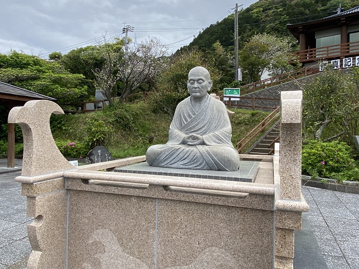 鑑真の石像