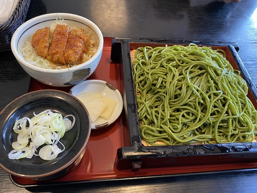 いな垣のミニカツ丼と茶そば