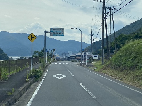 府道２１号線曲がり角