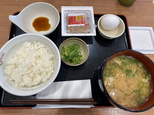 菩提寺PAの納豆豚汁定食