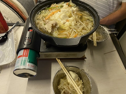 しだれ栗森林公園車中泊の晩御飯の鍋