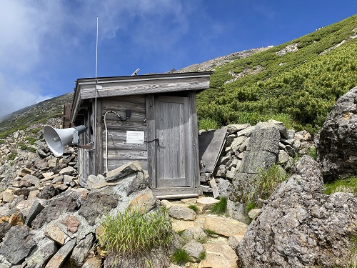 御嶽山９合目避難小屋