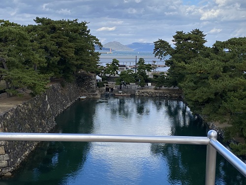 海に通じる高松城