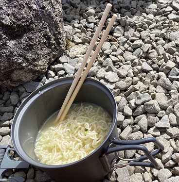 石鎚山山頂で食べたラーメン