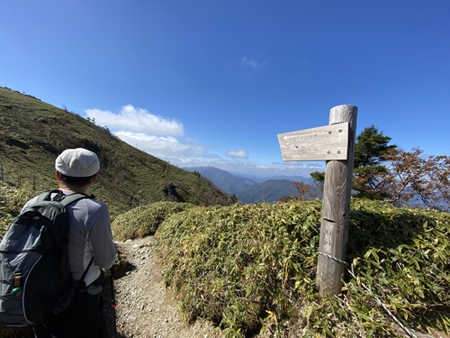 剣山登山道の案内板