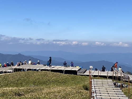 剣山山頂の木道テラス