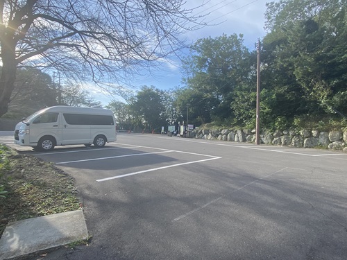 紫雲出山第一駐車場の駐車スペース