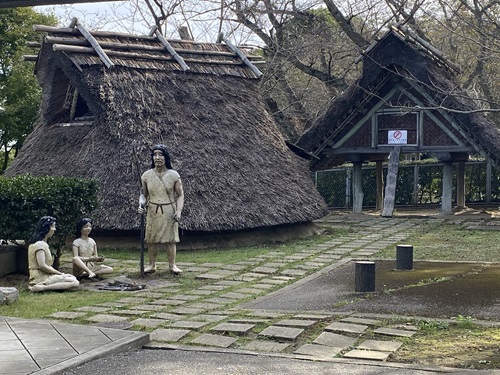 紫雲出山の山頂の弥生人