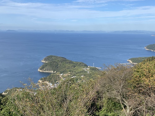 紫雲出山の山頂展望台から見える半島の先