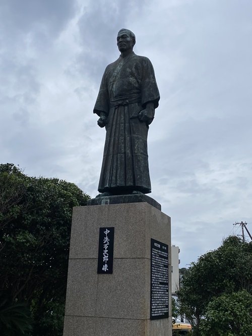 足摺岬　中浜万次郎の銅像