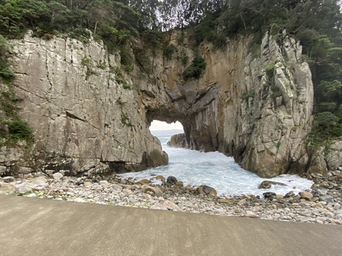 ハートに見える白山洞門