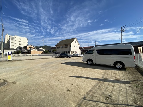 石手寺の駐車場