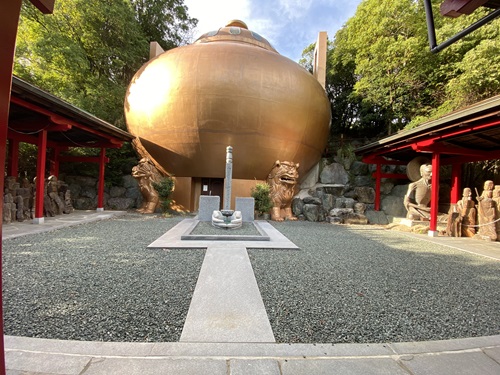 石手寺の奥にある建物