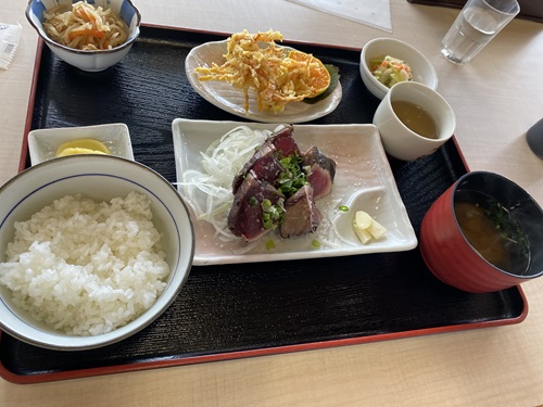 黒潮一番館のかつおのたたき定食