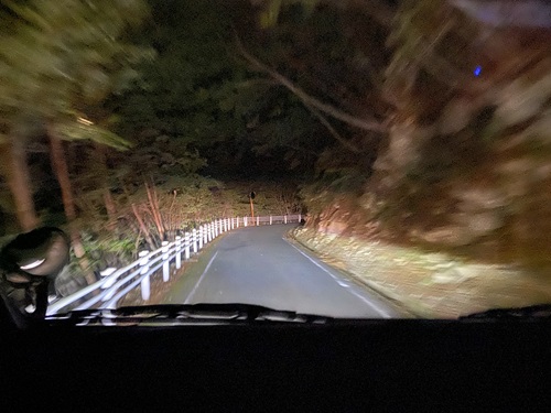 UFOラインの夜の道