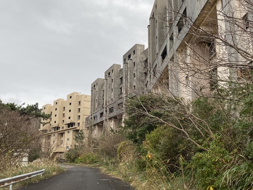 ５階が通路になっている団地群