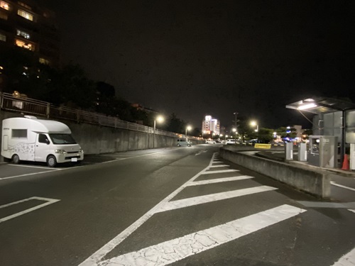 大蔵海岸東駐車場の夜間の駐車スペース