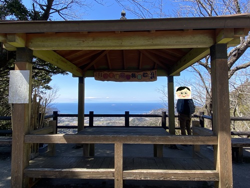 八犬士終焉の地にある東屋