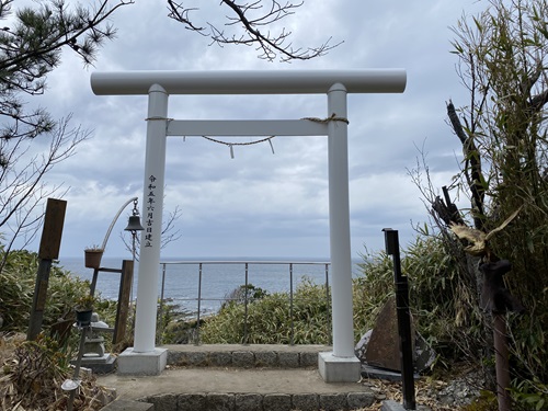 洲崎神社の富士山遥拝所