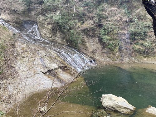 粟又の滝の遠景