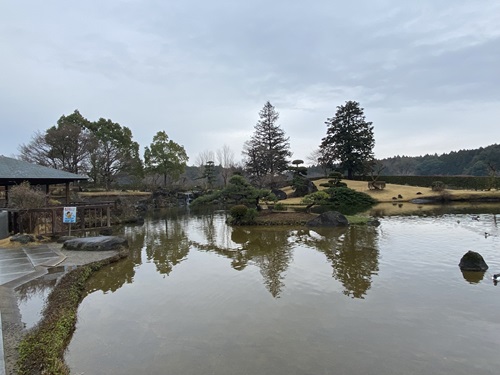 本願荘巌の庭の遠景