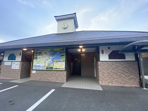 道の駅宇目のトイレ全景