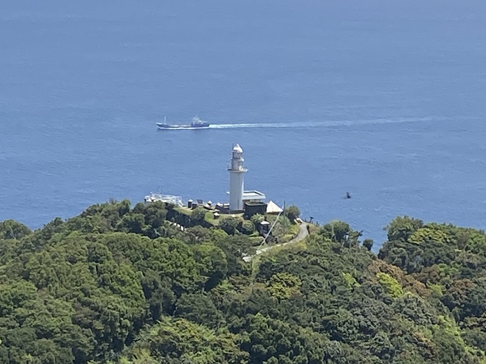 九州最東端パノラマ展望台の展望ブリッジから見た鶴御埼灯台