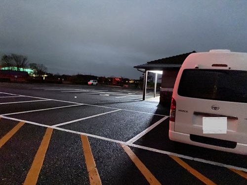 長者原駐車場の夜間の風景