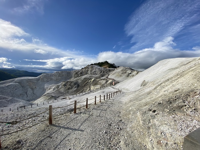 川原毛地獄と遊歩道