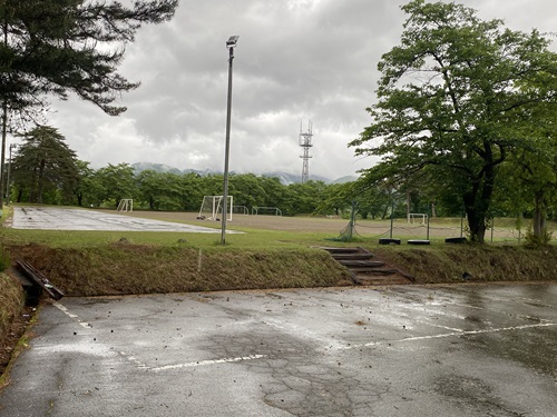 雁の里山本公園のグランド