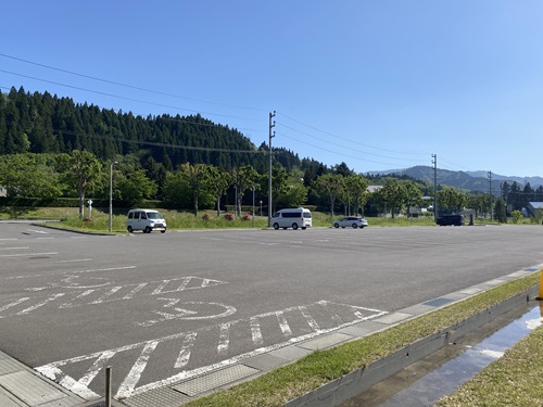 道の駅おおゆの道路側駐車場