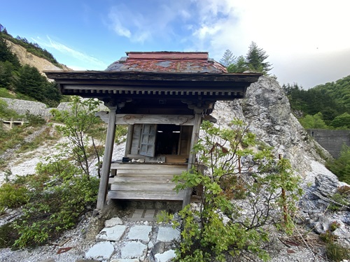 川原毛地獄の山神宮