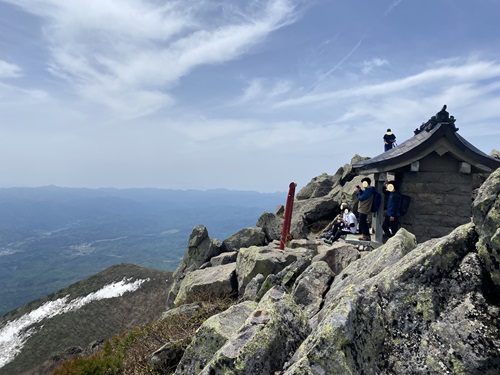 岩木山神社の奥の院の遠景