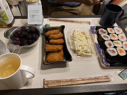 寿司やヒレカツなど道の駅石狩で食べた車中飯