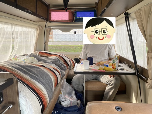 道の駅石狩の朝の車内