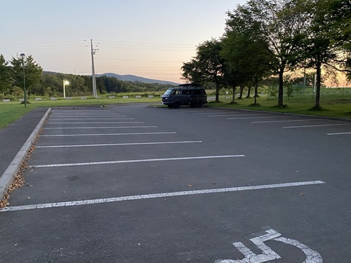 ルスツふるさと公園のキャンプ場の駐車場