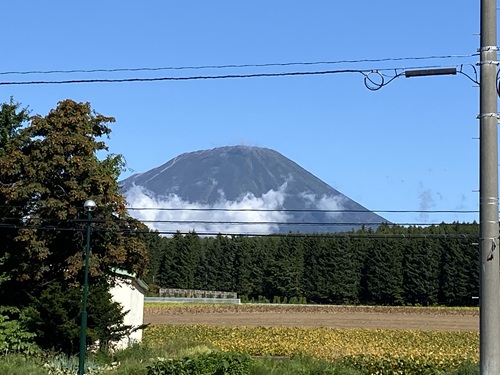 道の駅るすから見える羊蹄山