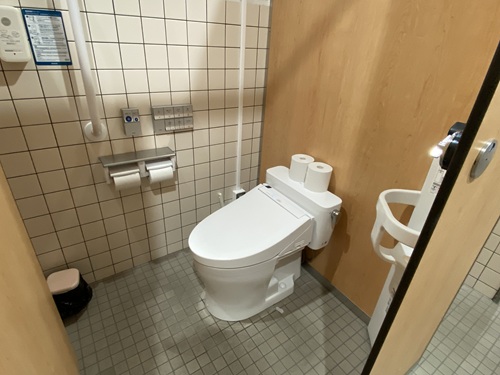 小豆島ふるさと村のトイレ個室