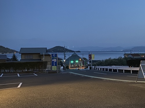 小豆島オリーブ公園の駐車場夜間