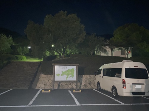 道の駅小豆島オリーブ公園の夜間の駐車場