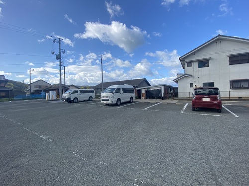 小豆島ふるさと村にとまるハイエース
