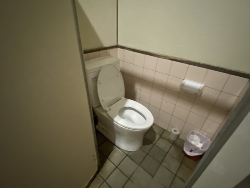 芥屋の大門公園の公衆トイレの個室
