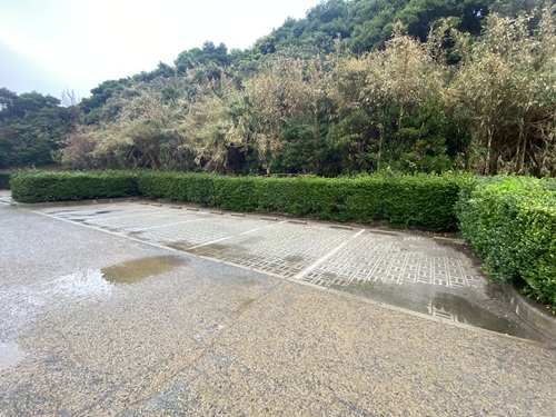 芥屋の大門公園の6台ごとに仕切られた駐車場
