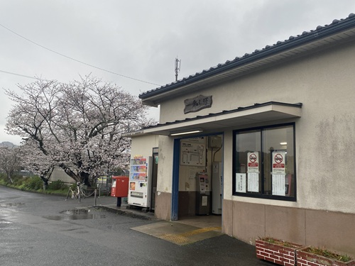 一貴山駅外観