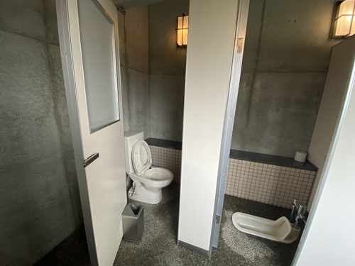 島原武家屋敷無料休憩所のトイレの個室