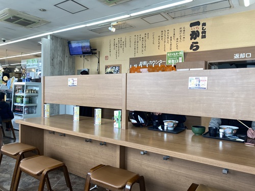 お弁当のヒライの店内