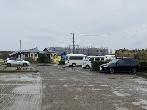 芥屋の大門公園の駐車場外観