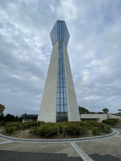 いわきマリンタワーの全景