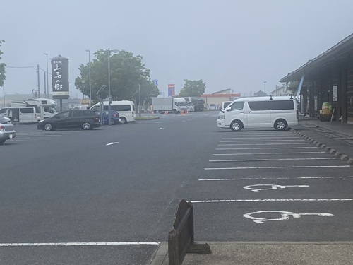 道の駅上品の郷の駐車場の様子