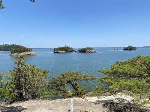 馬の背から松島湾を見る